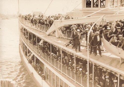 Nyc paddle steamer - steamer, dock
